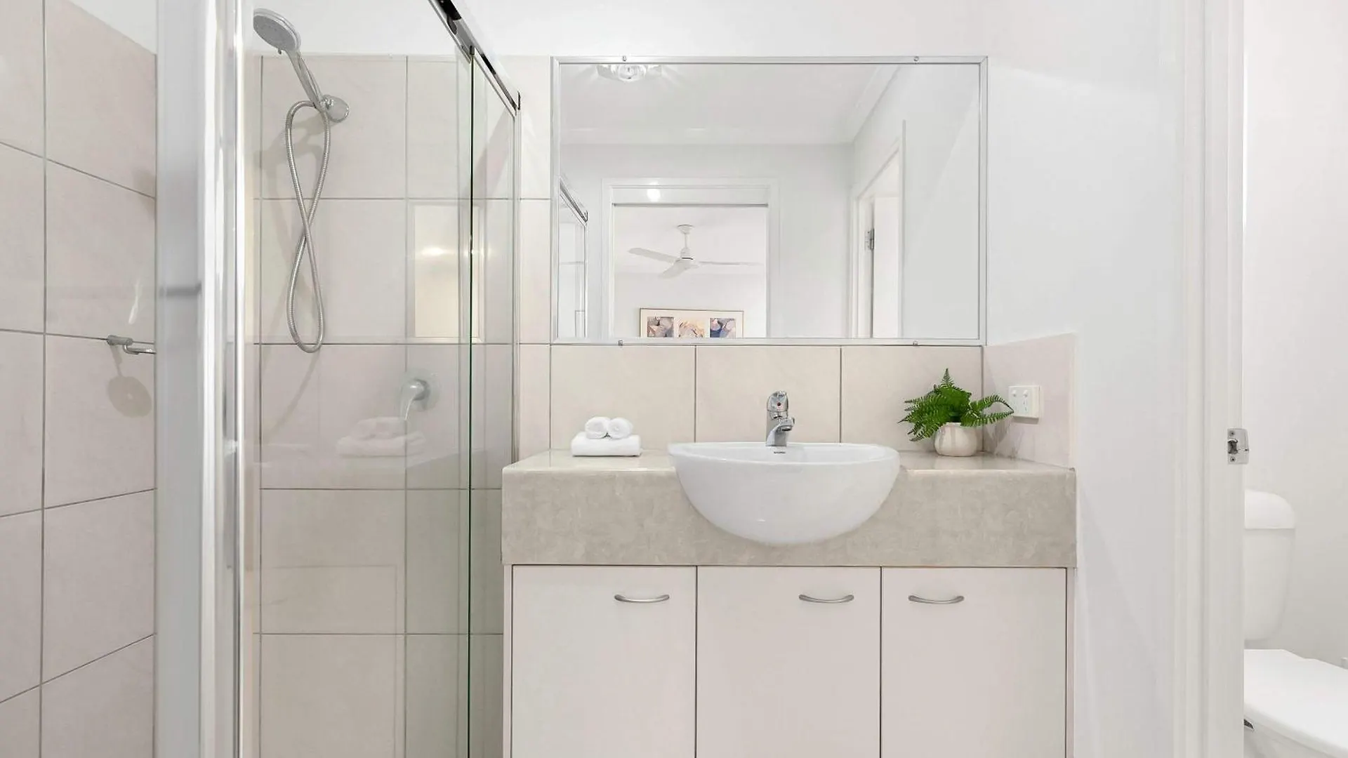 Chic 3-Bedroom Duplex, Air-Con, Pet Friendly Buderim 0*,