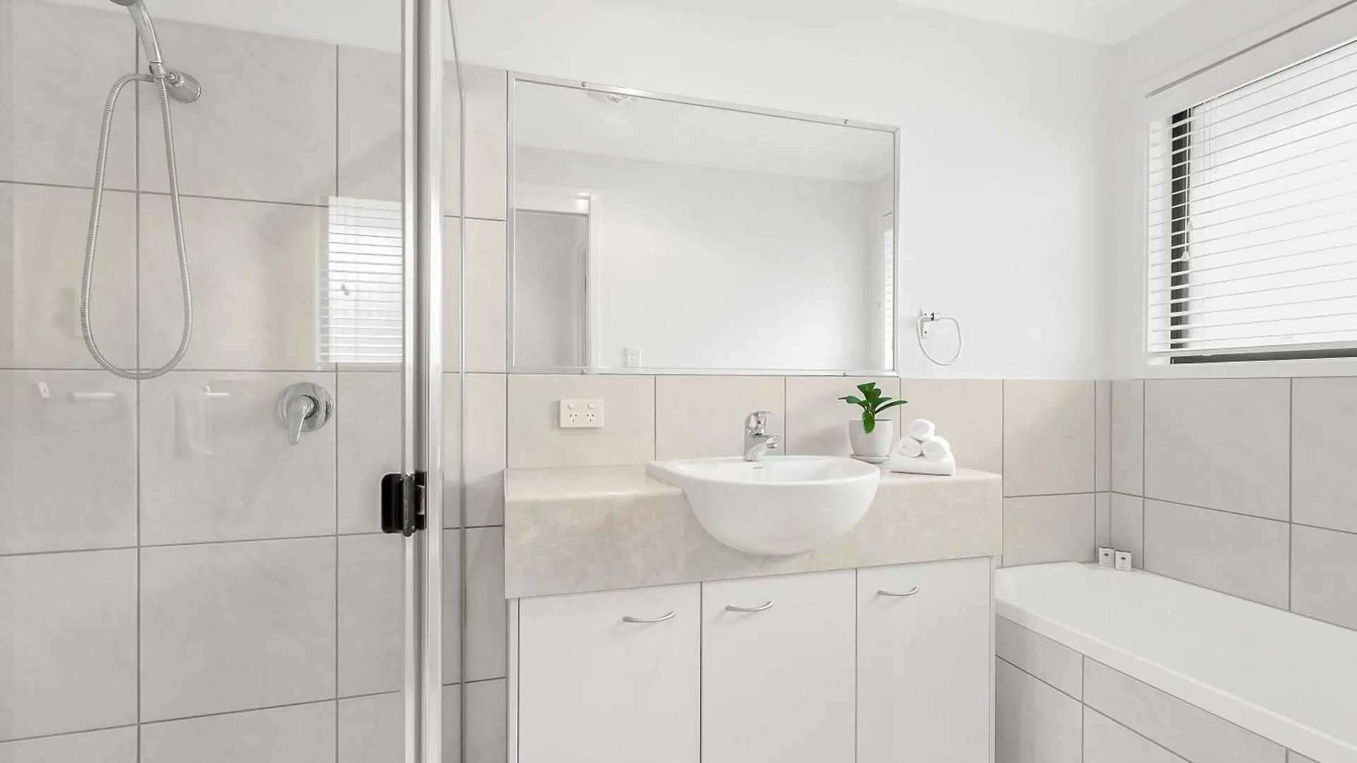Сasa de vacaciones Chic 3-Bedroom Duplex, Air-Con, Pet Friendly Buderim